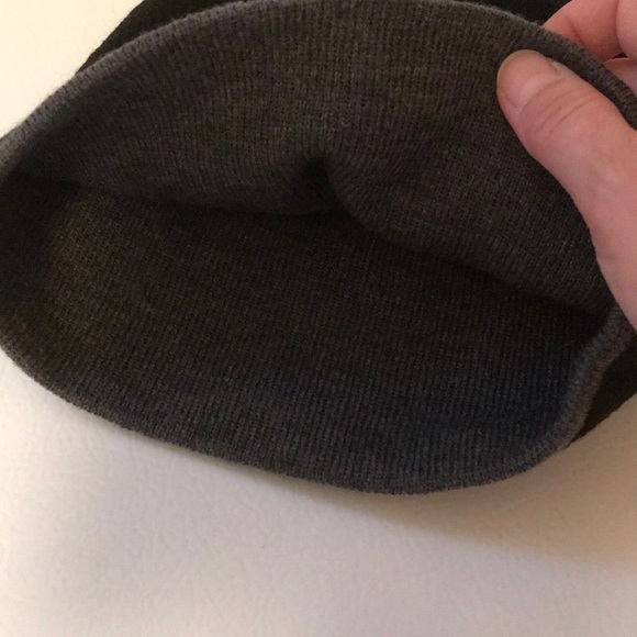 3/20$ NWT Larsson & co beanie - Picture 6 of 6